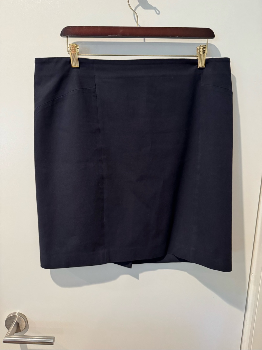 Banana Republic Black Pencil Skirt - Sleek Office Style- Size 16